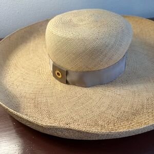 Loro Piana 💯% straw hat , wide brim, very light , fine and strong ⛱️🏝️🏖️🛥️⛵️